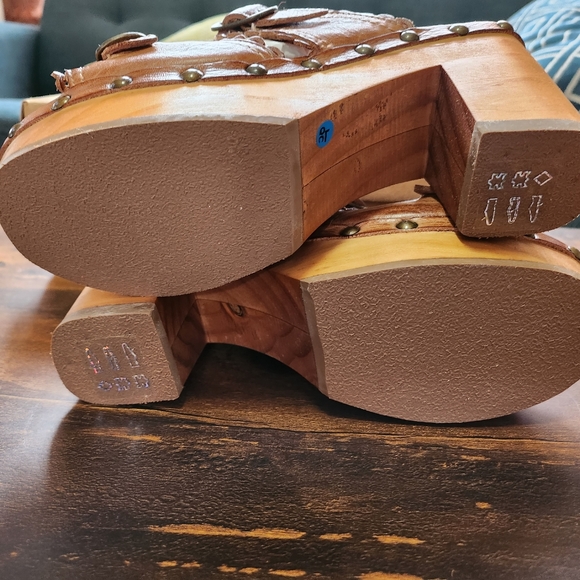 BedStu Poly heels NWT(in box) - Picture 7 of 9